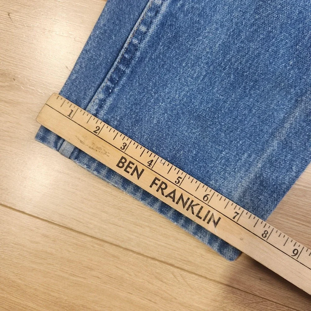 Wrangler 13MWZ Jeans Mens 30x32 Blue Medium Wash Cowboy Cut Straight Denim